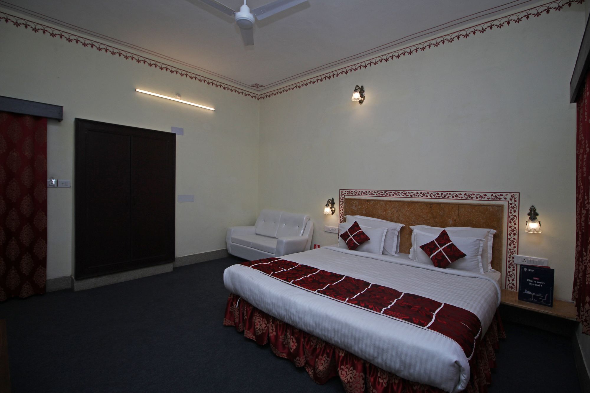 Oyo 9161 Hotel Janak Vilas Удайпур Екстериор снимка